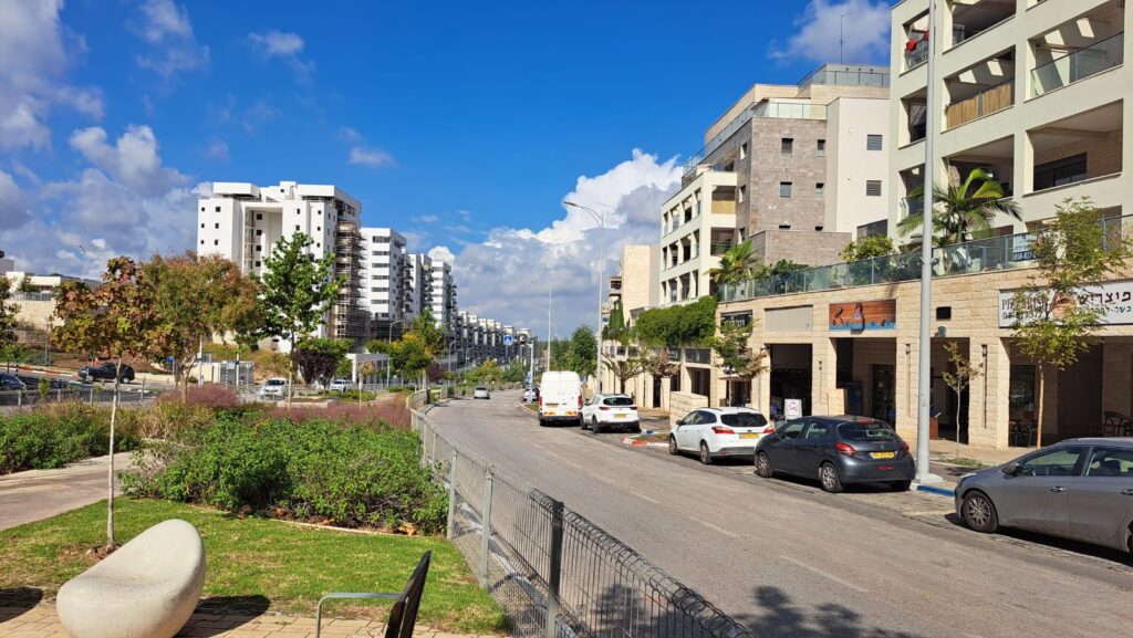 דרך ארץ, השדרה הראשית בחריש